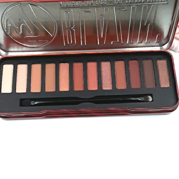 W7 BLAZIN' Neutrals on fire. Eyeshadow Palette. - Picture 2 of 8